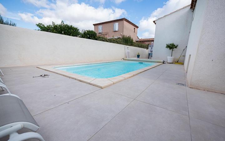 Pose de carrelage à Istres